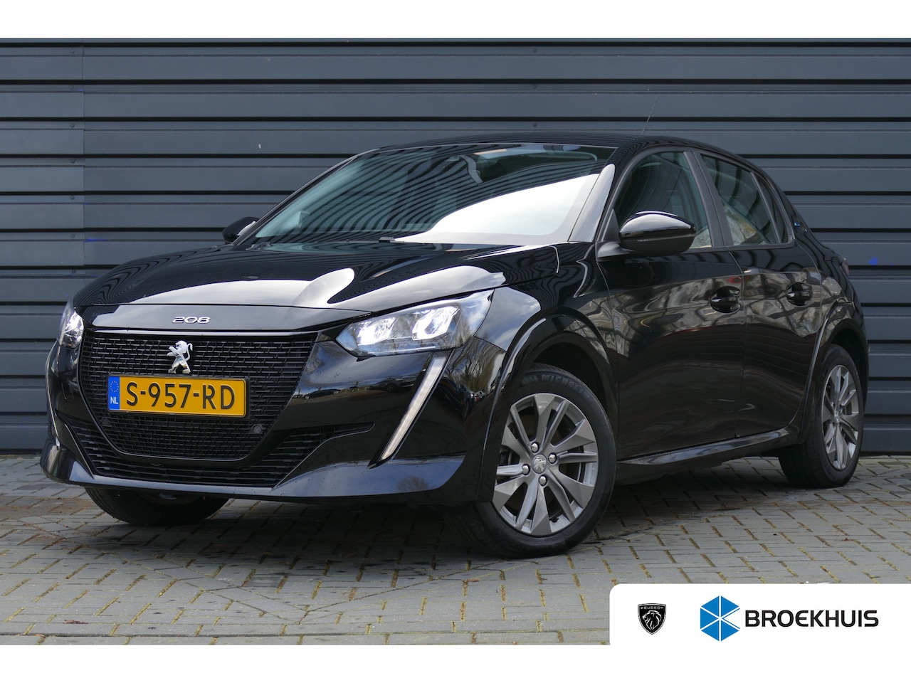 Peugeot e-208 - EV 136PK 50KWH ACTIVE PACK AUTOMAAT / NAVI / 16"LMV / LED / CLIMA / PDC / SOH 95% / BLUETO - AutoWereld.nl