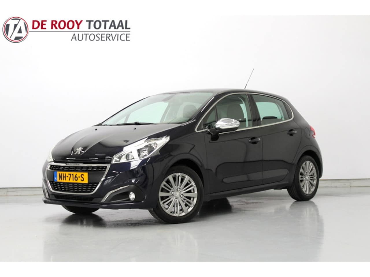 Peugeot 208 - 1.2 PureTech Allure 1.2 PureTech Allure 111PK, RIJKLAAR | NIEUWE DISTRIBUTIE | TREKHAAK | NAVIGATIE | CARPLAY - AutoWereld.nl