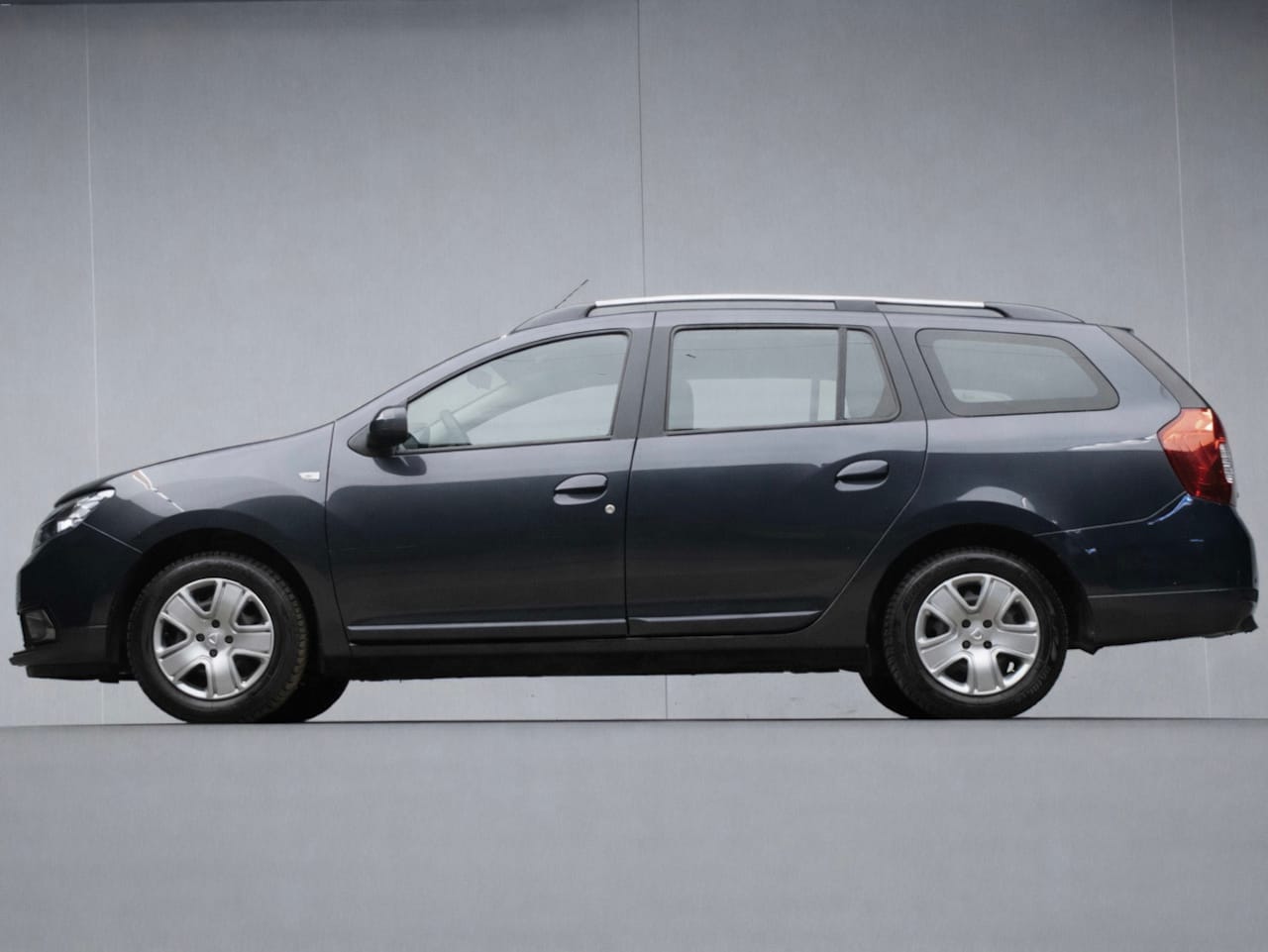 Dacia Logan MCV - 0.9 TCe Laureate Sport (NAVI,CAMERA,PDC,CRUISE,BLUETOOTH,ELEKTRISCH PAKKET,SPORTSTOELEN,NE - AutoWereld.nl