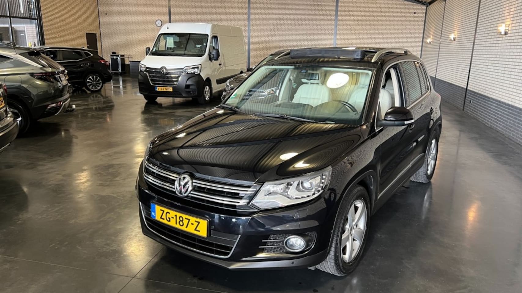 Volkswagen Tiguan - 1.4 TSI Edition Automaat - AutoWereld.nl