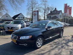 Volvo S80 - 2.0 145PK / LEDER / NAVI / PDC / CRUISE CTR. / AIRCO-ECC / STOELVERW. / 16'' LMV