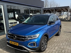 Volkswagen T-Roc - 1.5 TSI Life Business T-Roc 1.5 TSI Life 20300KM