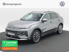 Volkswagen T-Roc - Life First Edition 1.5 eTSI 150 PK | Trekhaak | Stoel- & Stuurverwarming | Navigatie | Ada