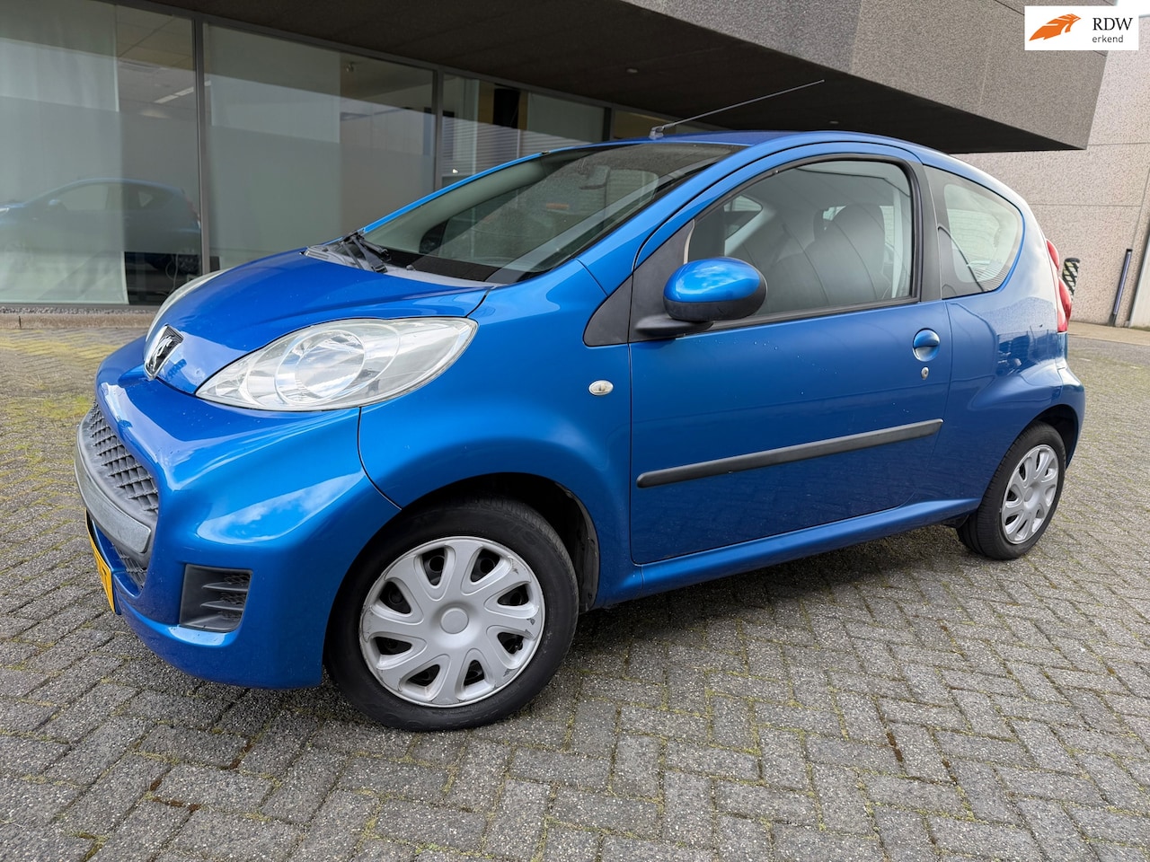 Peugeot 107 - 1.0-12V XR BJ 11-2009 APK 9-2026 - AutoWereld.nl