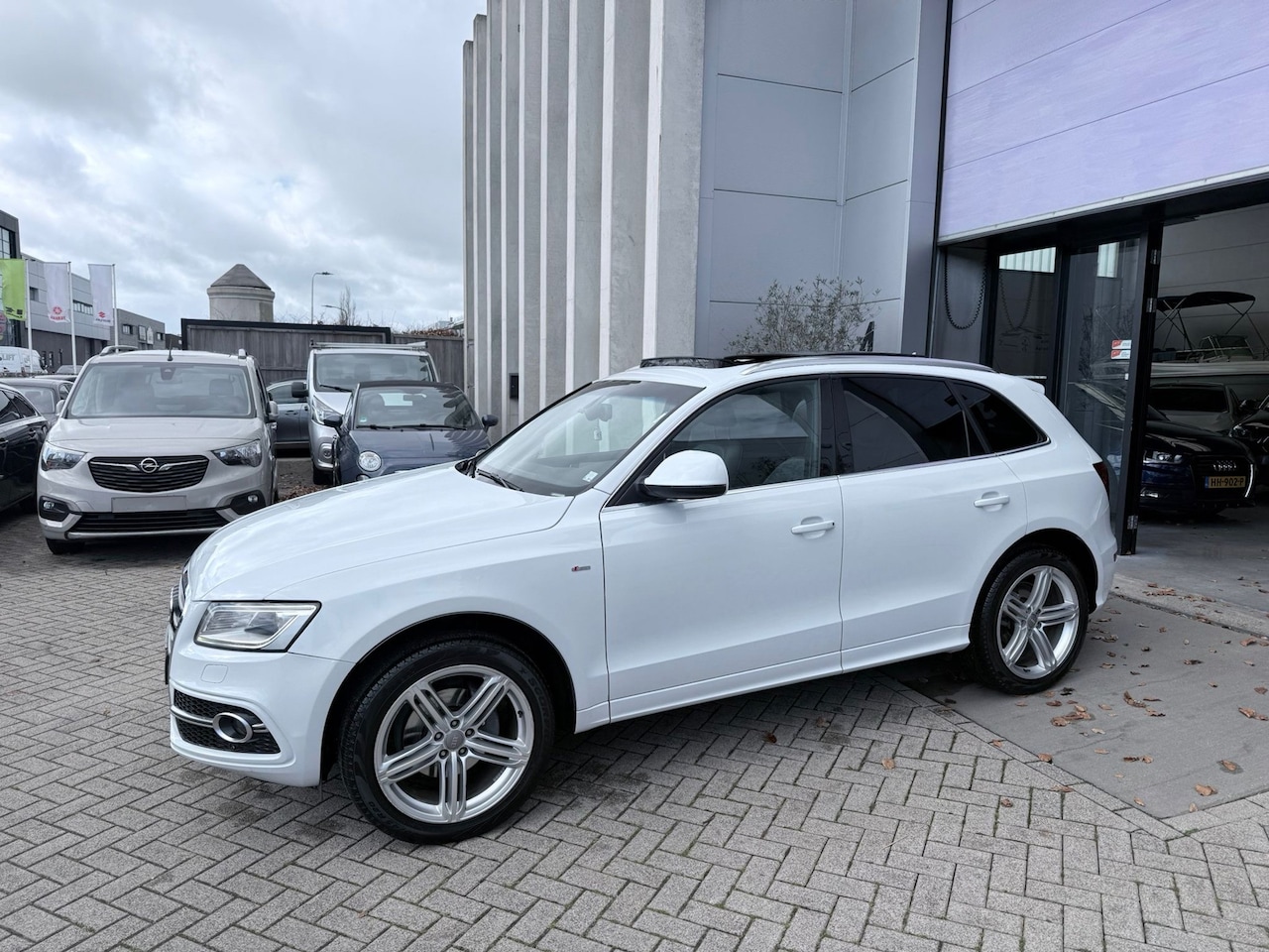 Audi Q5 - 3.2 FSI quattro 3x S-Line! PANO! 20INCH! LED! B&O! INRUIL MOGELIJK! - AutoWereld.nl