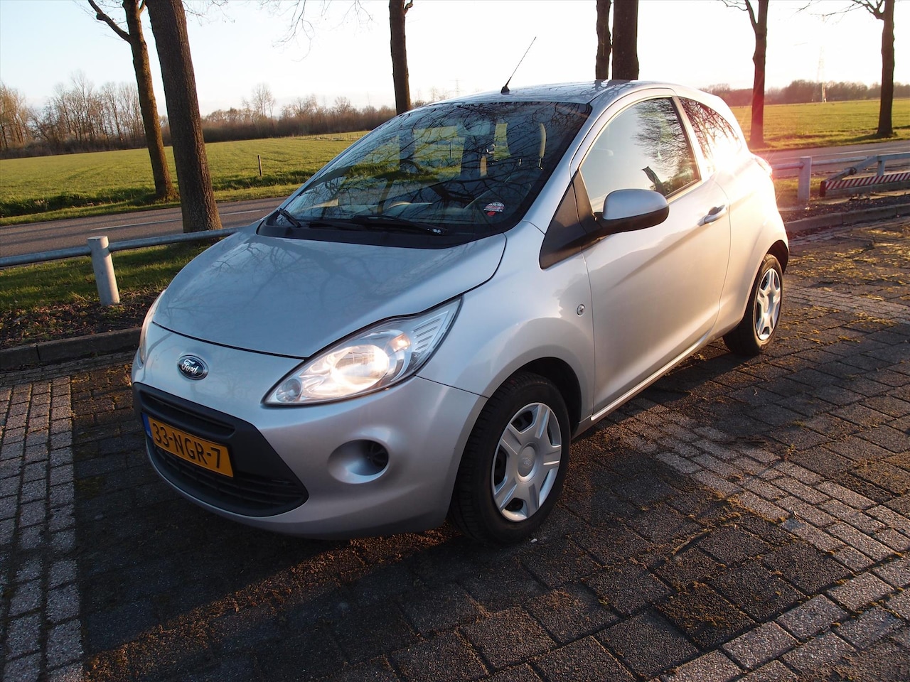 Ford Ka - 1.2 51KW 2009 Limited " Schade Rechts " - AutoWereld.nl