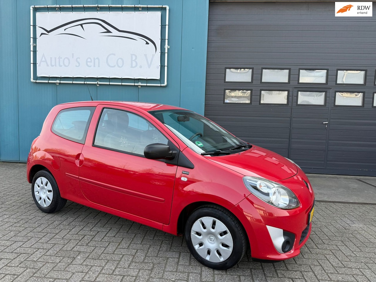 Renault Twingo - 1.2-16V Authentique Airco Stuurbekr Nap In zeer nette staat incl nw Apk 04-2027 - AutoWereld.nl