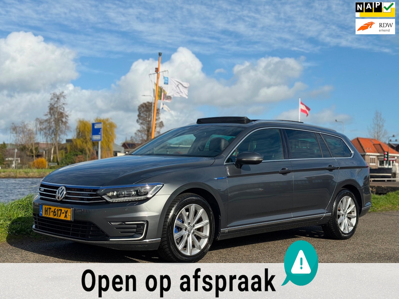 Volkswagen Passat Variant - 1.4 TSI GTE Highline VIRTUAL COCKPIT PANO DEALER ONDERHOUDEN - AutoWereld.nl