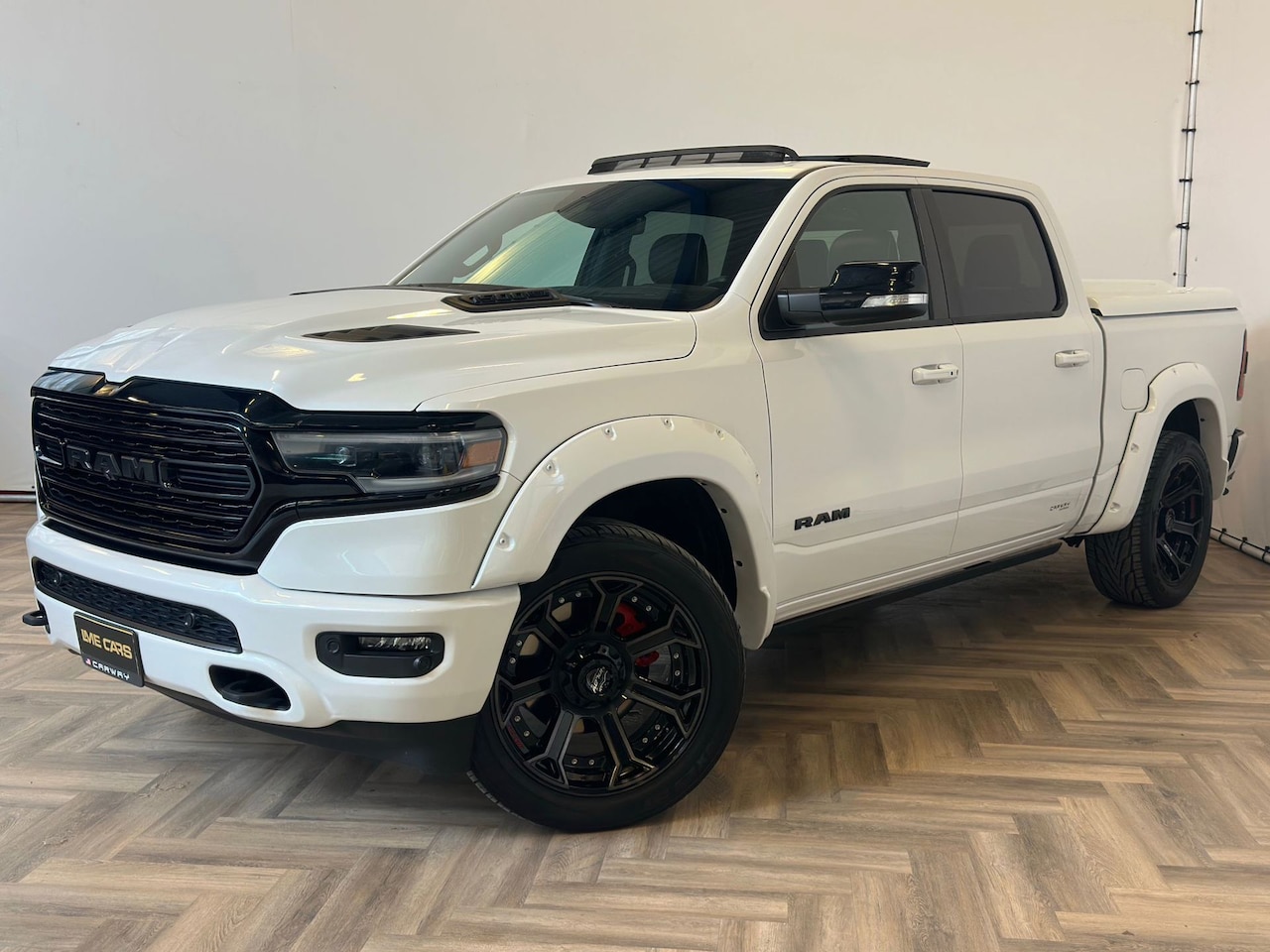 Dodge Ram 1500 - 5.7 V8 4x4 Crew Cab Limited|1e EIGENAAR|PANO|VOL OPTIES! - AutoWereld.nl