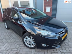 Ford Focus Wagon - 1.0 EcoBoost Titanium / Navi / PDC / Keyless / AUT
