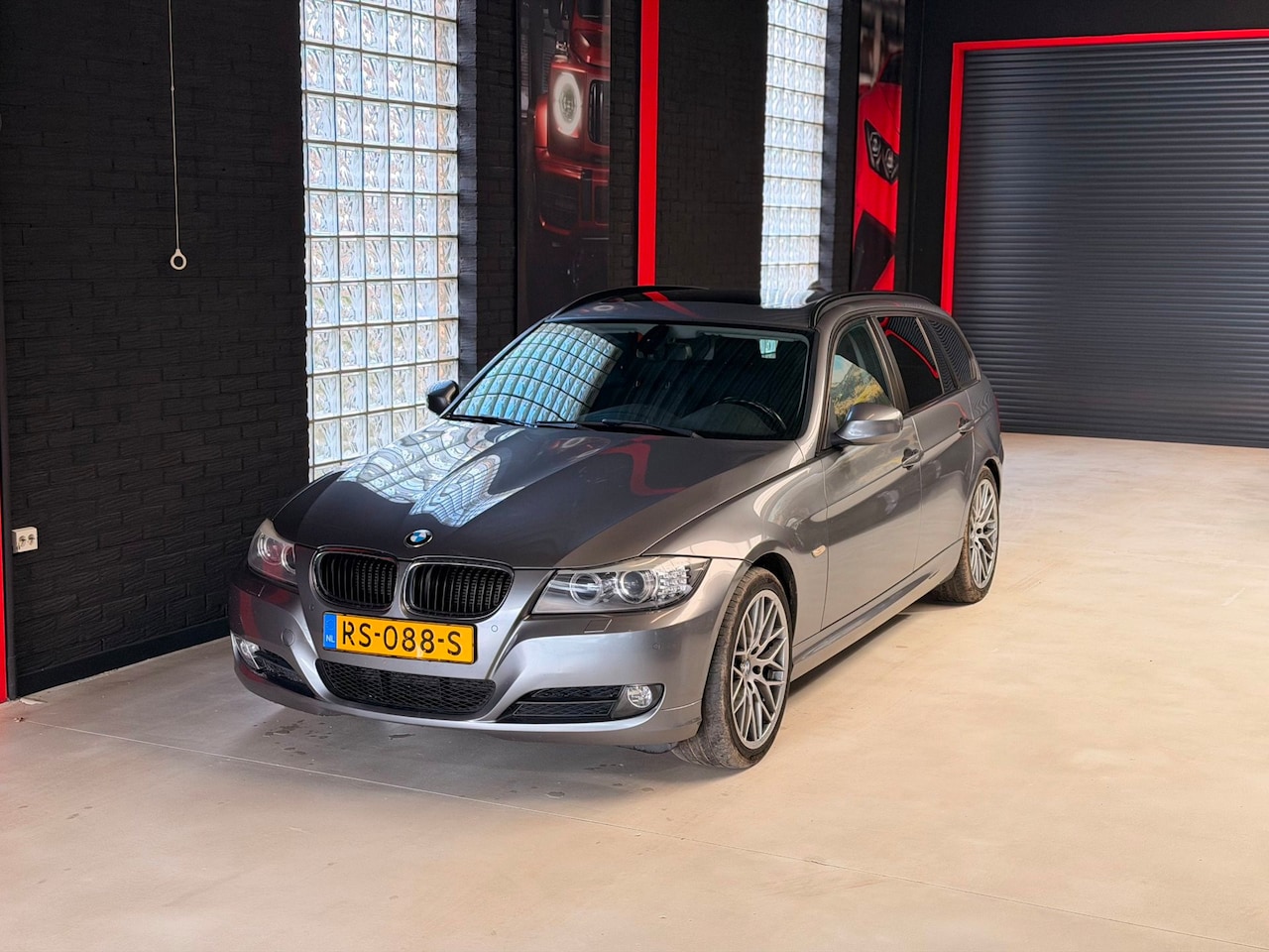 BMW 3-serie Touring - 318i Business Line M Sport LCI|PANO|NAVI|PDC|XENON|CLIMA - AutoWereld.nl