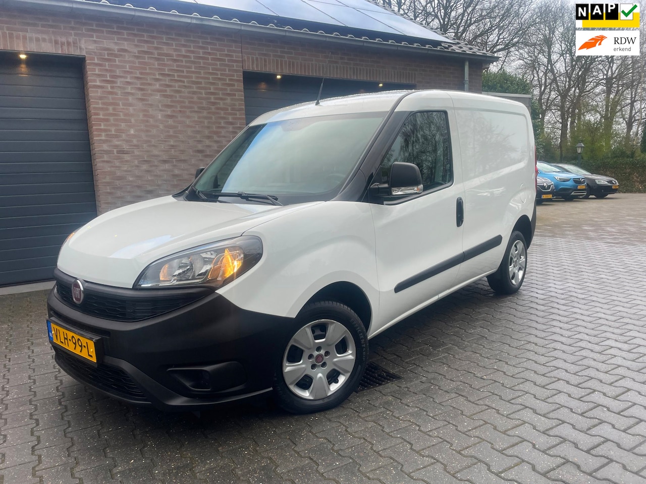 Fiat Doblò Cargo - 1.6 MJ L1H1 S Basis AIRCO 3 Persoons 80 dkm 2021 - AutoWereld.nl