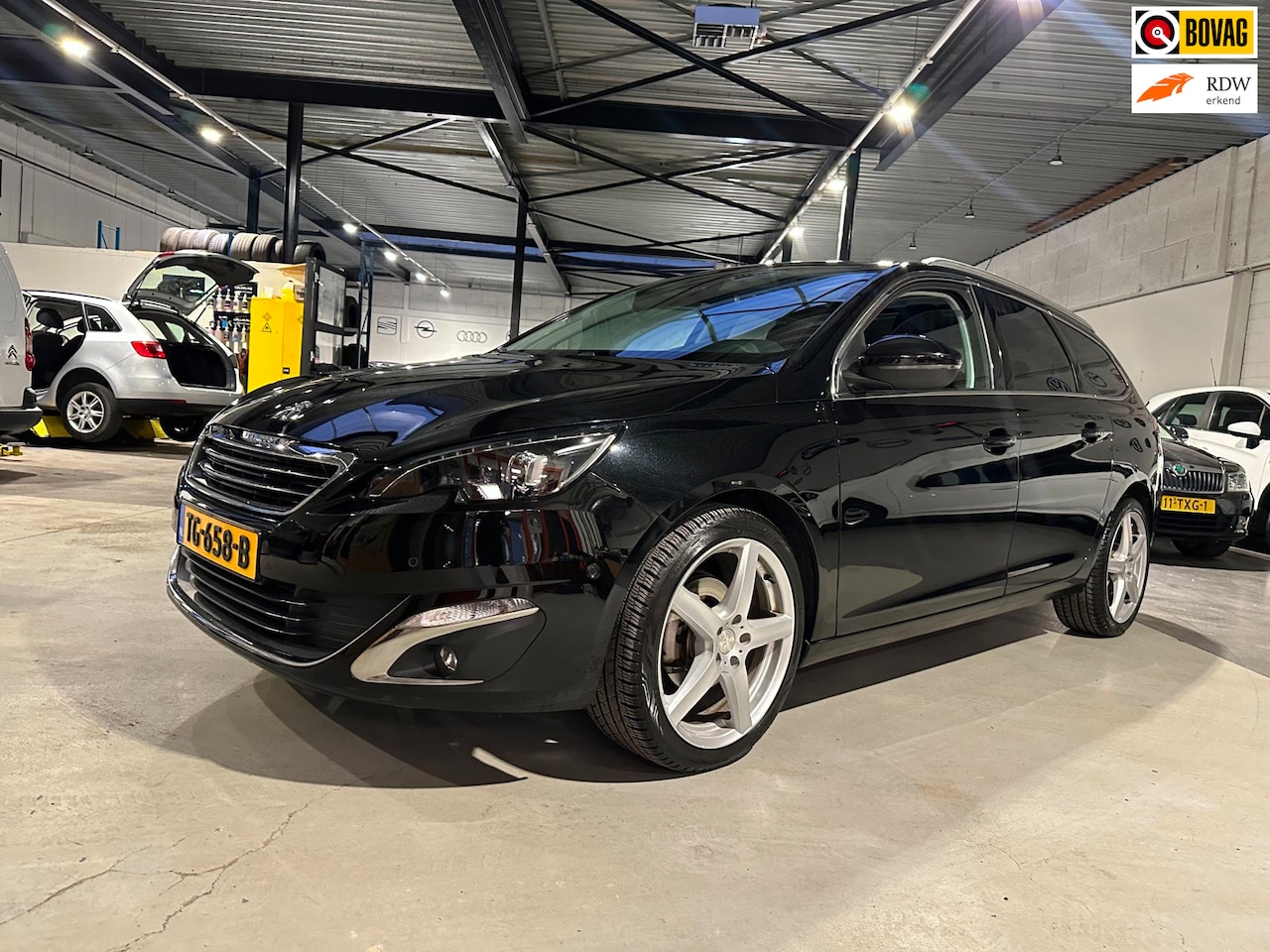 Peugeot 308 SW - 1.2 PureTech GT-line/Panoramadak/Dealer onderhouden/1e eigenaar - AutoWereld.nl