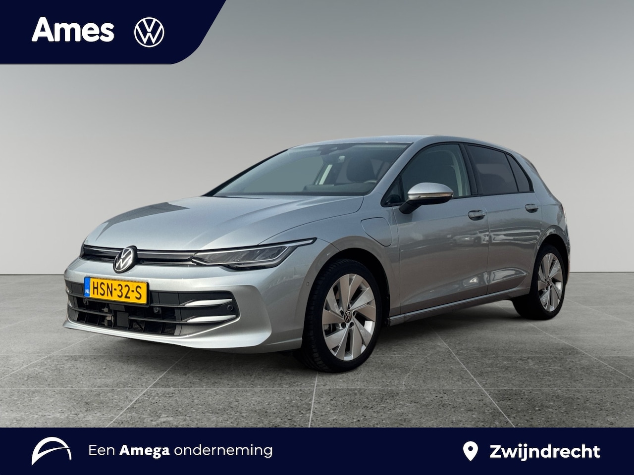 Volkswagen Golf - 1.5 204pk eHybrid Life Edition Achteruitrijcamera | Stoelverwarming | Adaptive cruise cont - AutoWereld.nl