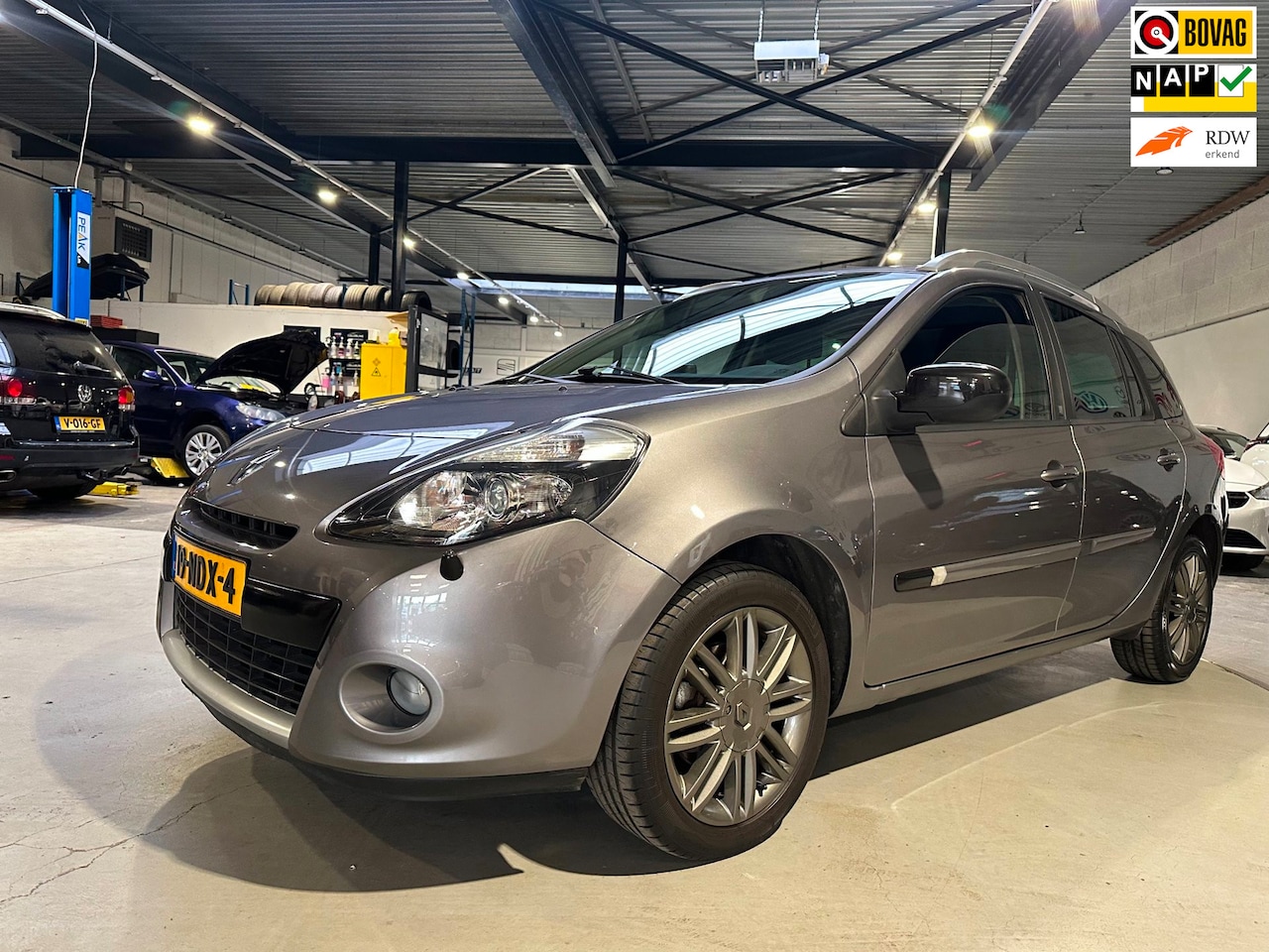 Renault Clio Estate - 1.2 TCE 20th Anniversary/Panoramadak/1e eigenaar/Dealer onderhouden - AutoWereld.nl