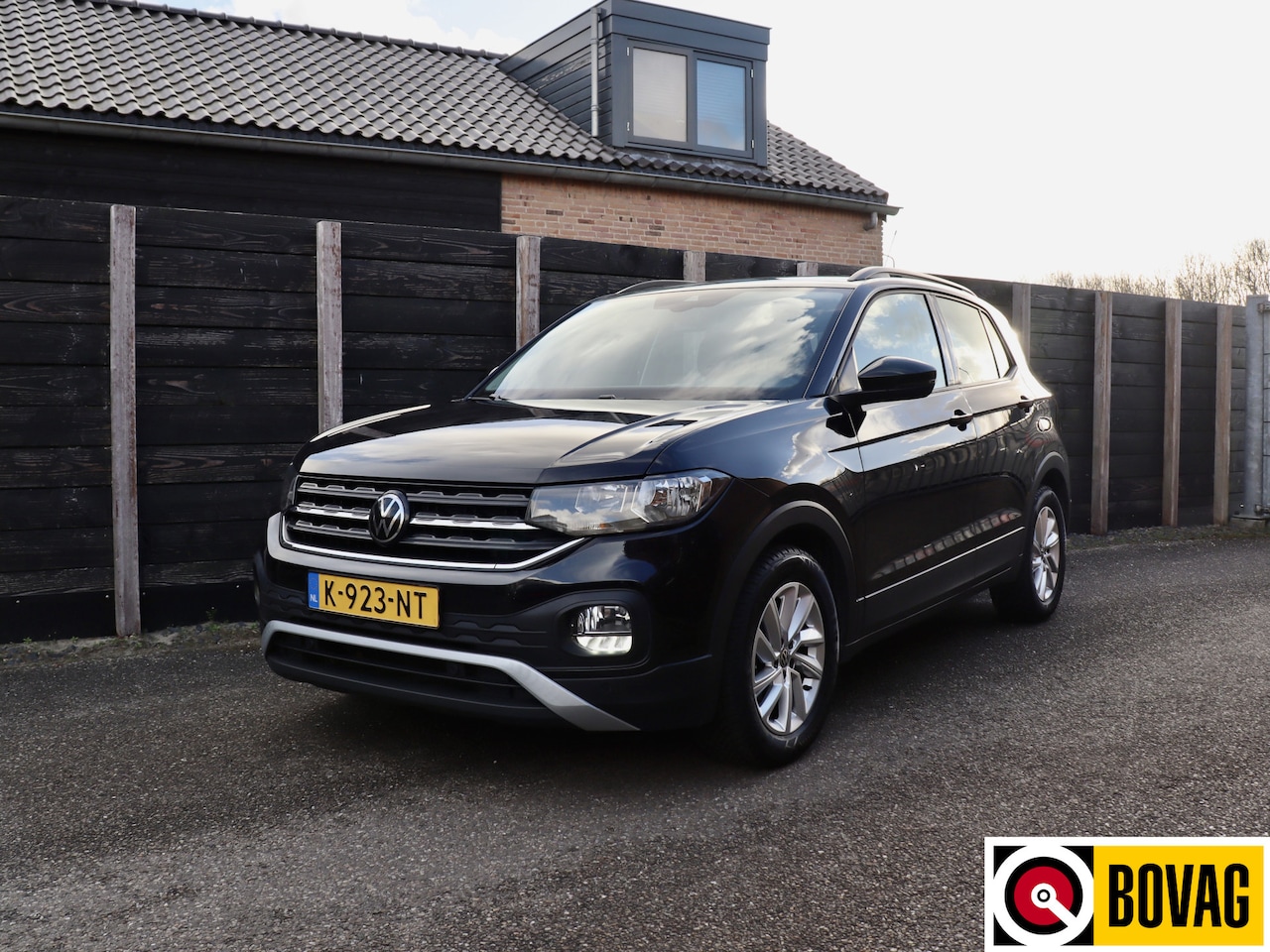 Volkswagen T-Cross - 1.0 TSI Life NL-auto, adap. cruise - AutoWereld.nl