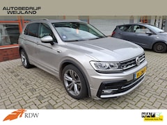 Volkswagen Tiguan - 1.4 TSI ACT Highline R-Line I R-line I 19" I Pano I Virtual I Camera I Keyless I Stoelverw