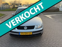Volkswagen Passat - 1.8-5V Trendline