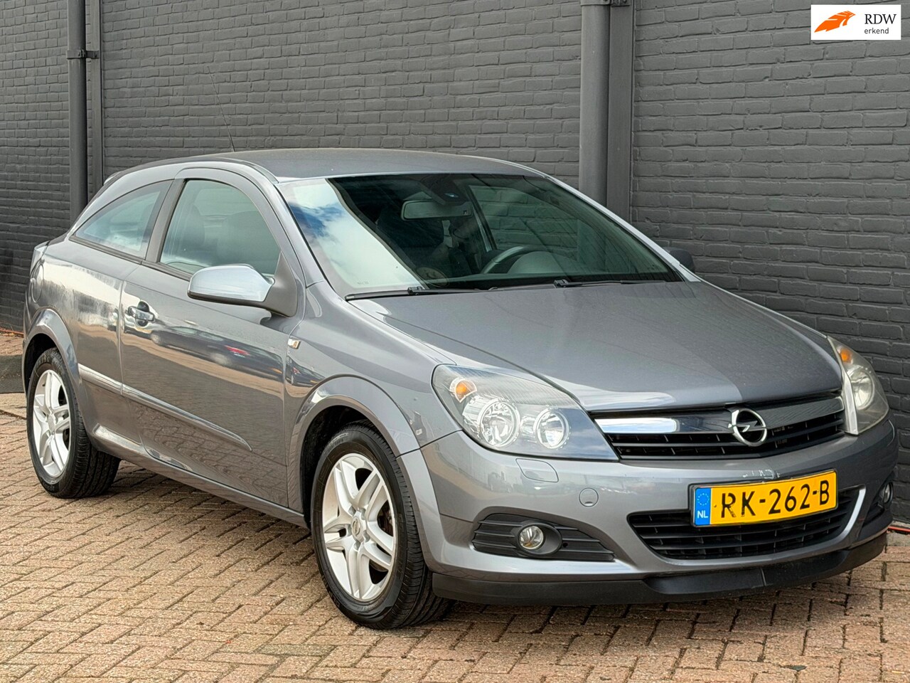 Opel Astra GTC - 1.8 Business CLIMA CRUISE BOEKJES PDC APK - AutoWereld.nl
