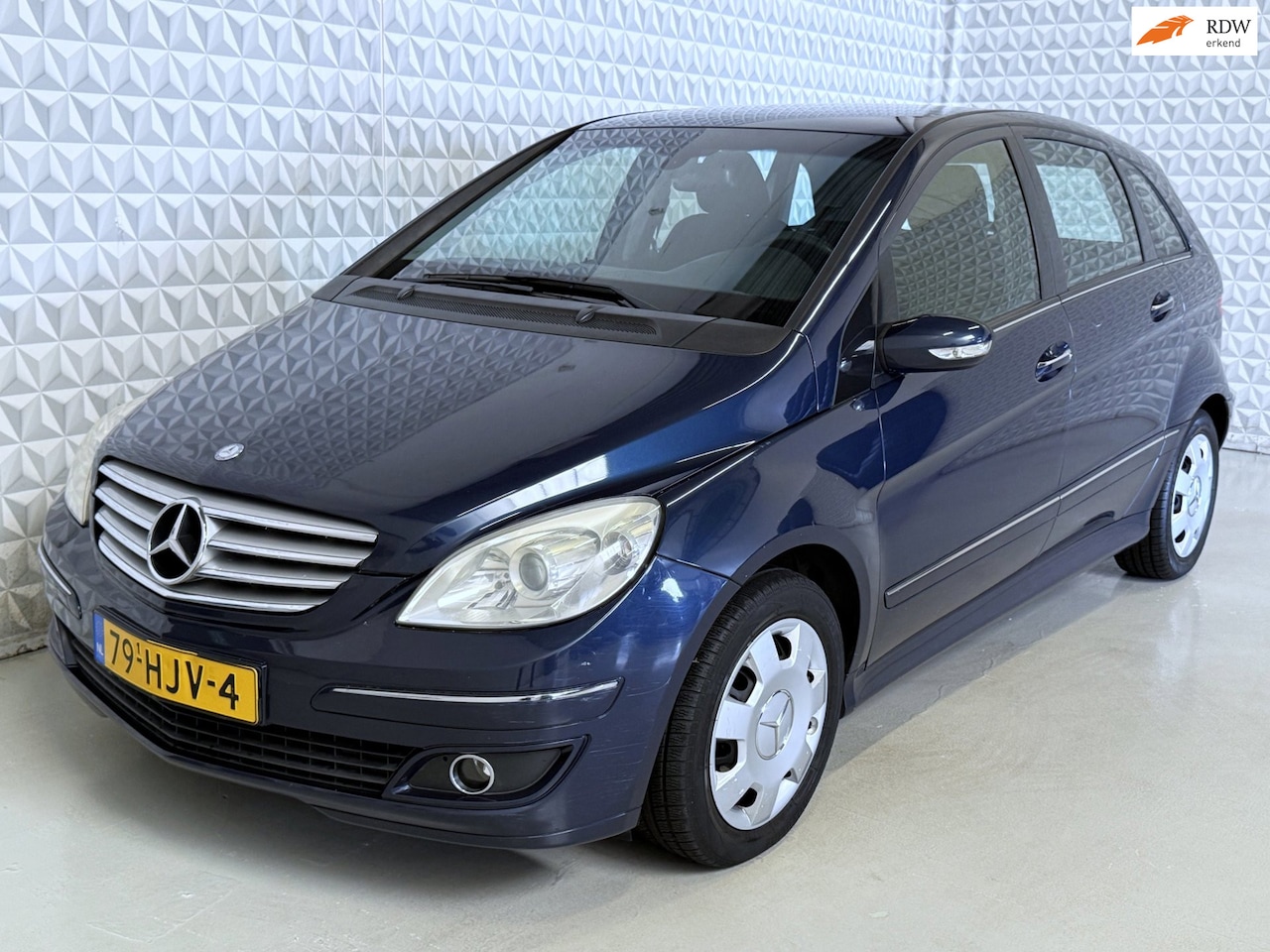 Mercedes-Benz B-klasse - 180 CDI AUTOMAAT / 268.000km (2009) - AutoWereld.nl