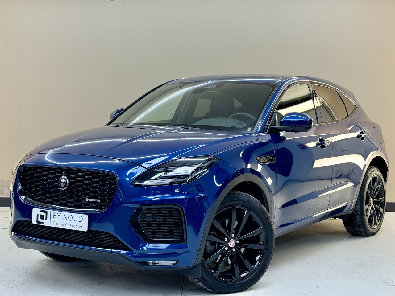 Jaguar E-Pace - 1.5 P300e AWD R-Dynamic HSE, 309Pk, 2021, Volledig leder, Dealer onderhouden, Alcantara he - AutoWereld.nl