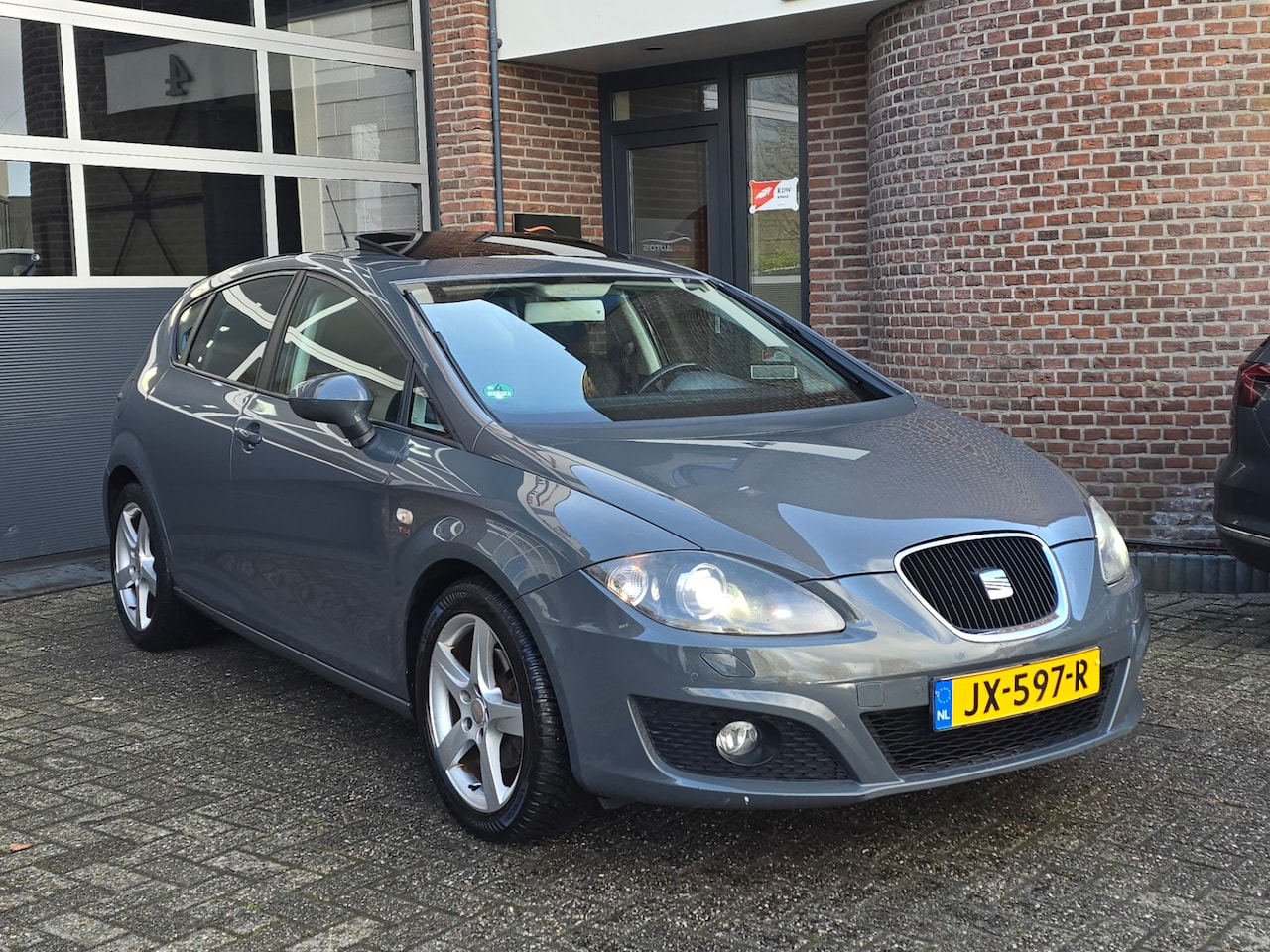 SEAT Leon - 1.8 TFSI Businessline High Dakraam |Sport |160PK - AutoWereld.nl