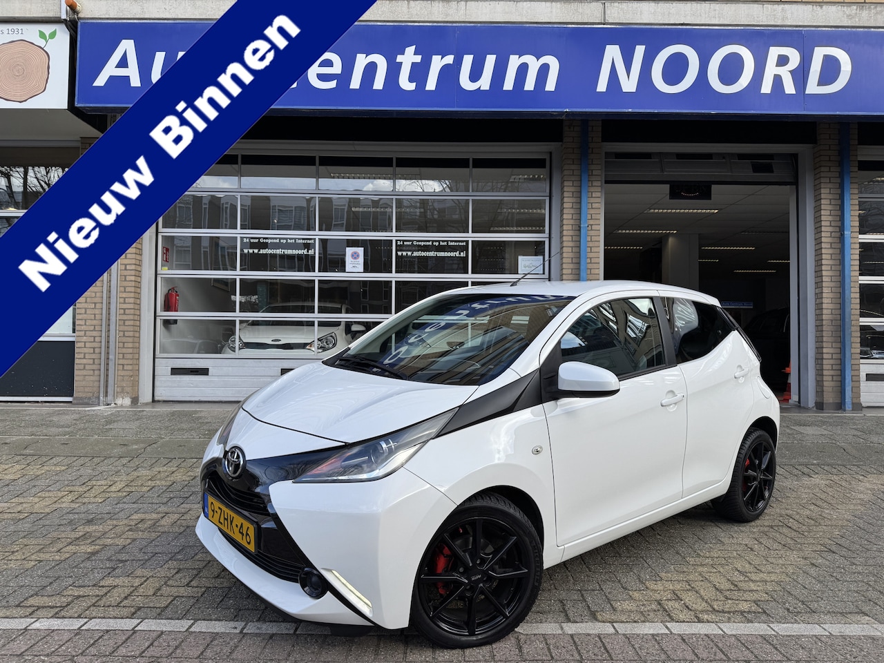 Toyota Aygo - 1.0 VVT-i x-play 81545KM! NAP | Airco | LED dagrijverlichting | Achteruitrijcamera | Bluet - AutoWereld.nl