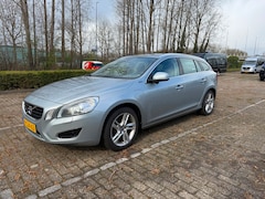 Volvo V60 - 2.4 D6 AWD Plug-In Hybrid Pure Limited Leder Trekhaak Cruise