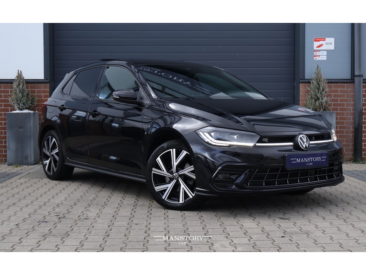 Volkswagen Polo - 1.0 TSI R-Line PANO LED DSG STOELVERWARMING - AutoWereld.nl
