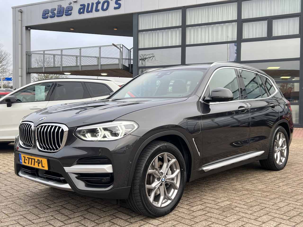 BMW X3 - xDrive30e X-Line Panoramadak Trekhaak ACC Driving Assist Plus Elek stoelen Navigatie Live - AutoWereld.nl