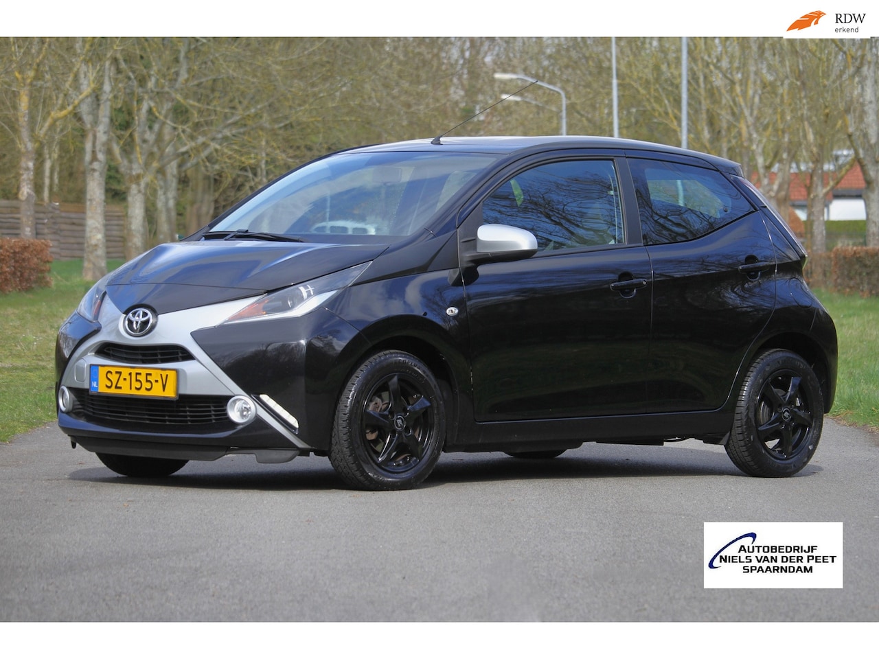 Toyota Aygo X - 1.0 VVT-i x-nav / Sportvelgen / Achteruitrijcamera / Airco / Multimedia / Elektrische rame - AutoWereld.nl