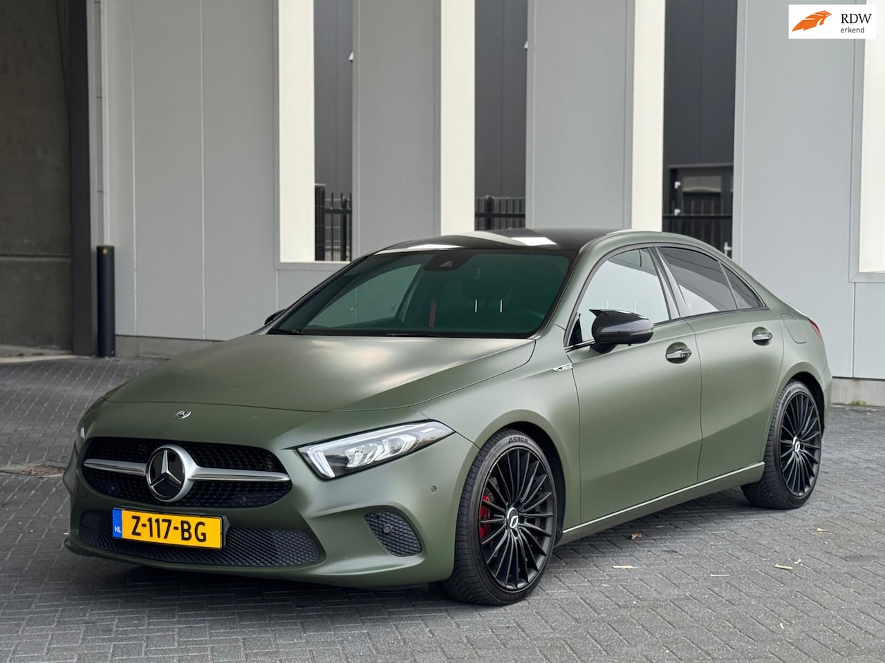 Mercedes-Benz A-klasse - 180 d AUTOMAAT Business Solution, achteruitrijcamera - AutoWereld.nl