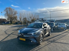 Toyota C-HR - 1.8 Hybrid Bi-Tone Stoelverwarming Sfeer Vol Leder Vol historie Camera