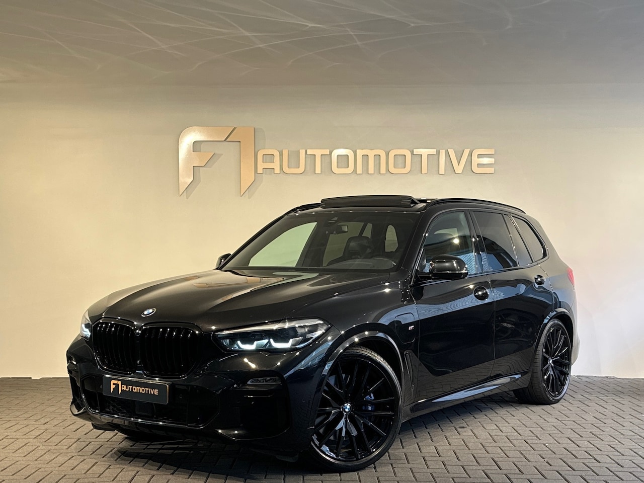 BMW X5 - XDrive45e High Ex M Sport Pano|Memory|M Seats|Crystal - AutoWereld.nl