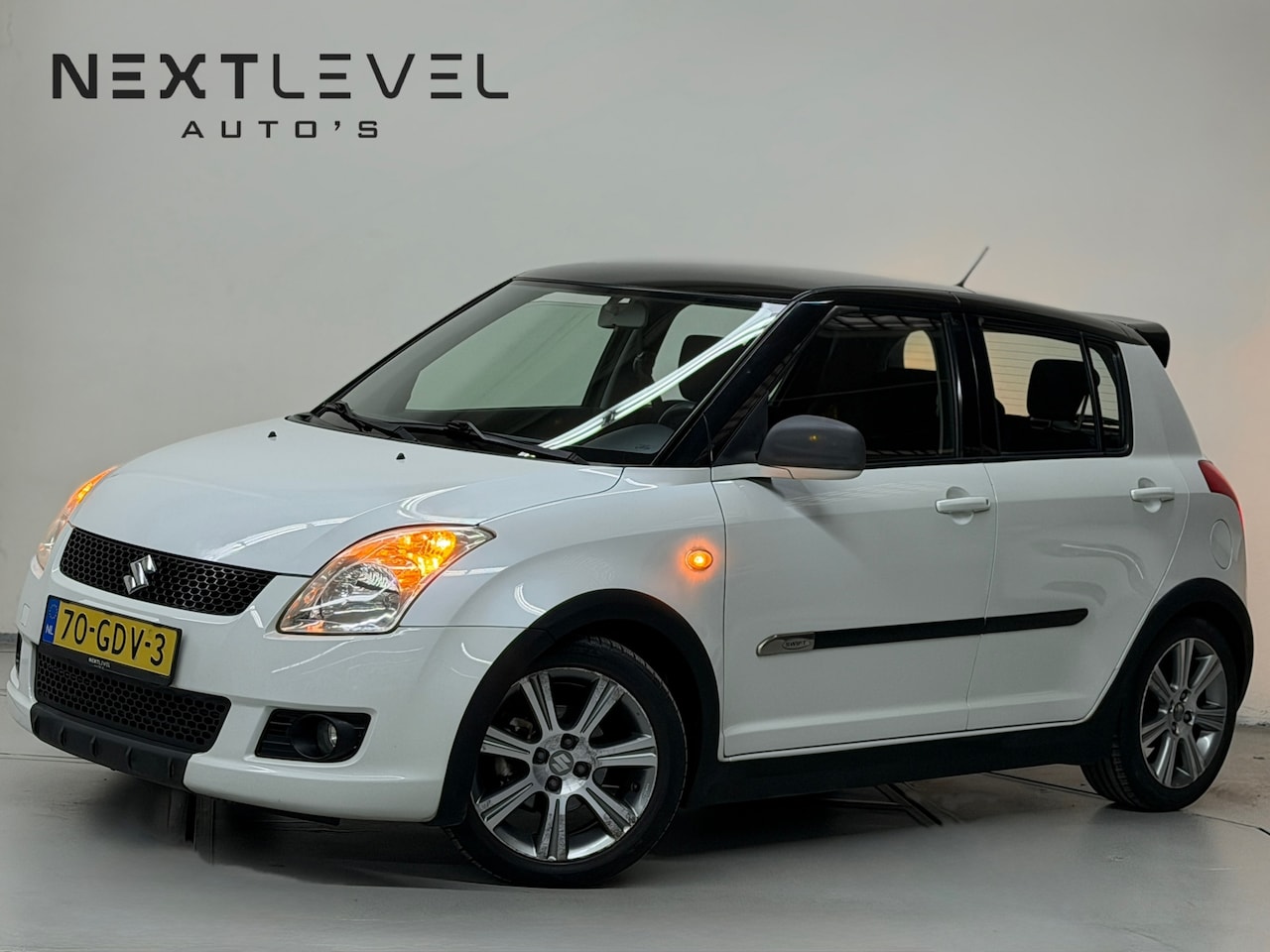Suzuki Swift - 1.3 Shogun 5D Airco Sport Velgen Lage KM - AutoWereld.nl