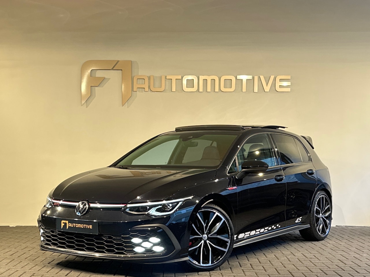 Volkswagen Golf - 2.0 TSI GTI Pano|Sfeer|Camera|IQ|ACC|Lane Assist - AutoWereld.nl