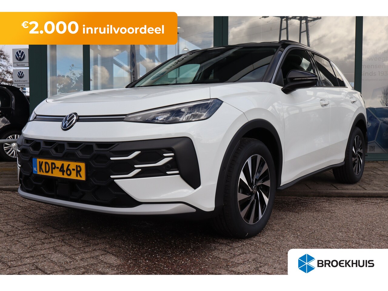 Volkswagen T-Roc - Life First Edition Trekhaak | 'App-Connect' draadloze smartphone integratie | Automatische - AutoWereld.nl