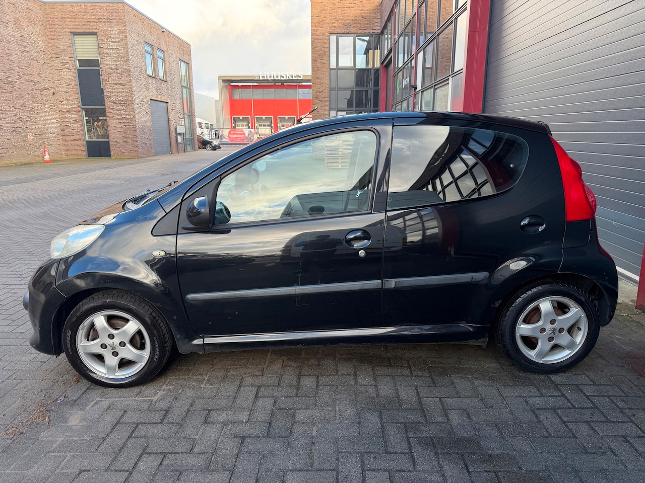 Peugeot 107 - 1.0-12V XS 1.0-12V XS - AutoWereld.nl