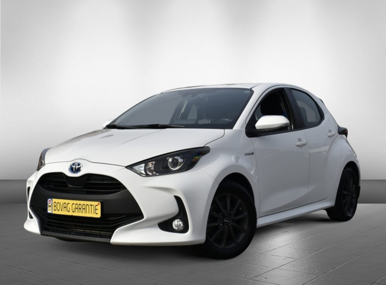 Toyota Yaris - 1.5 Hybride first edition + winterpakket - AutoWereld.nl
