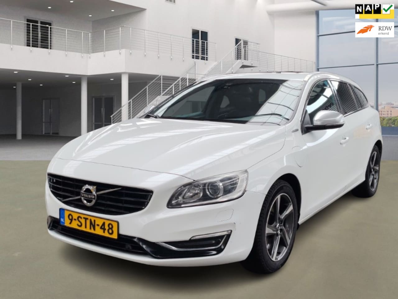 Volvo V60 - 2.4 D6 AWD Plug-In Hybrid Summum 2.4 D6 AWD Plug-In Hybrid Summum - AutoWereld.nl