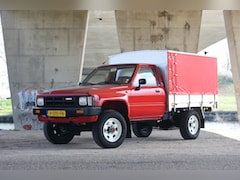Toyota HiLux - 2.0 4WD 3Y Feuerwehr