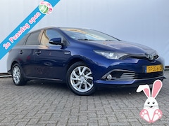 Toyota Auris Touring Sports - 1.8 Hybrid Dynamic Nav/Cam Trekhaak Clima Cruise Audio