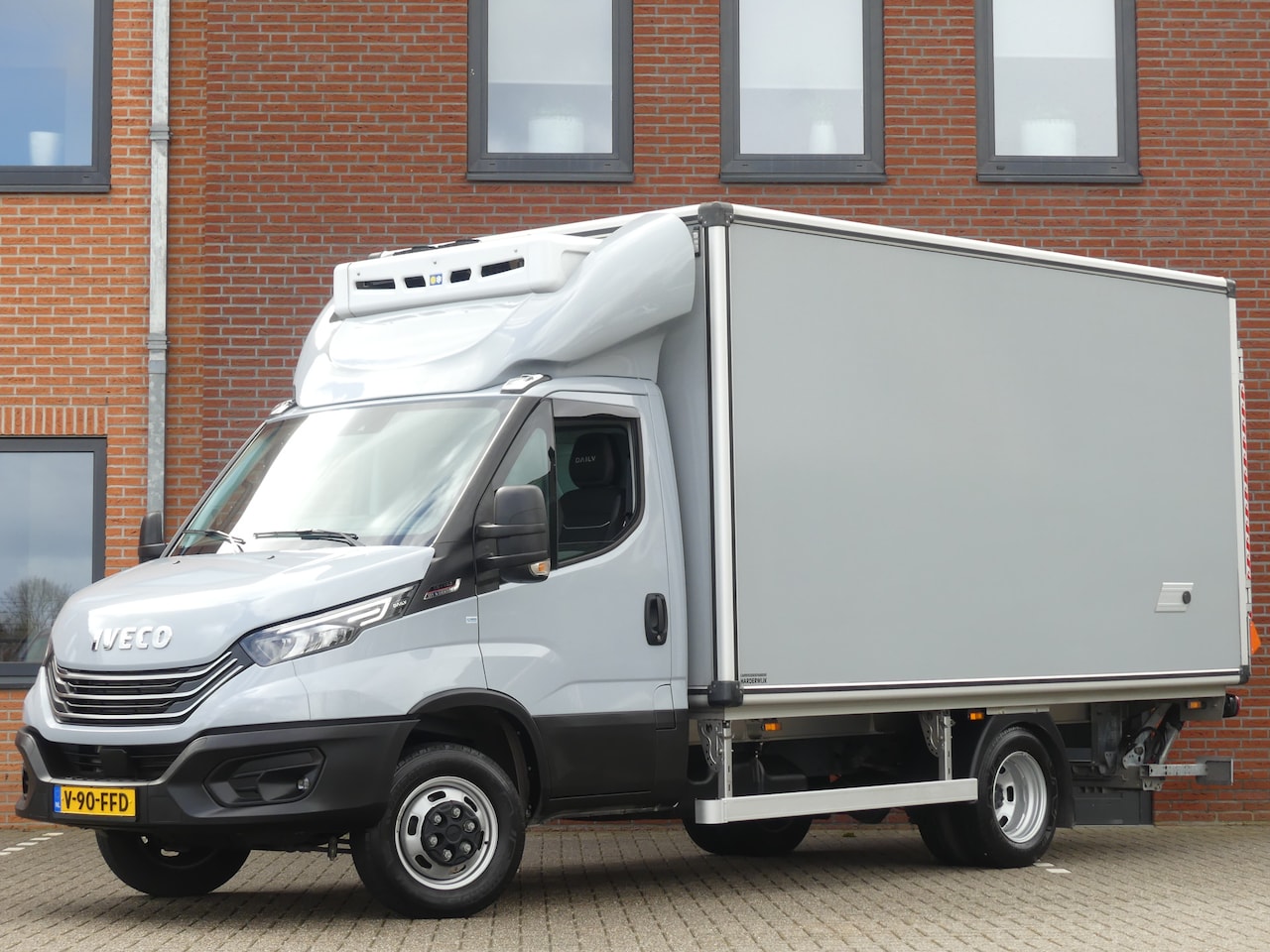 Iveco Daily - 50C18 3.0 Meubelbak Laadklep Koeling Vriezen Zijdeur Konvector - AutoWereld.nl