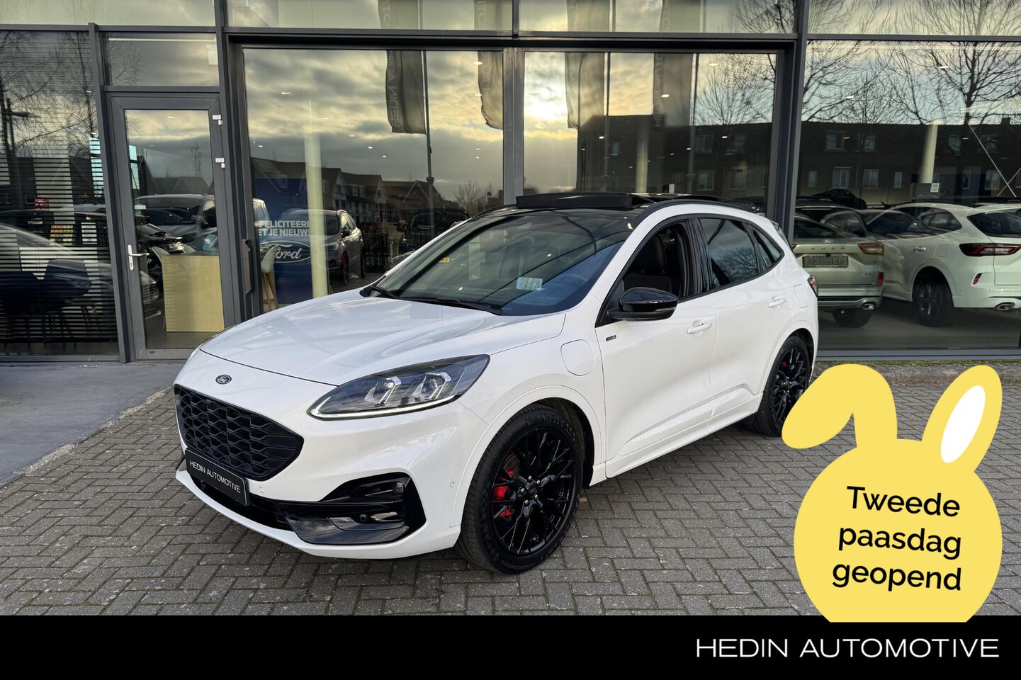 Ford Kuga - 2.5 PHEV ST-Line X Black Pack | Winterpack | Panoramadak | Elektrisch inklapbare trekhaak - AutoWereld.nl