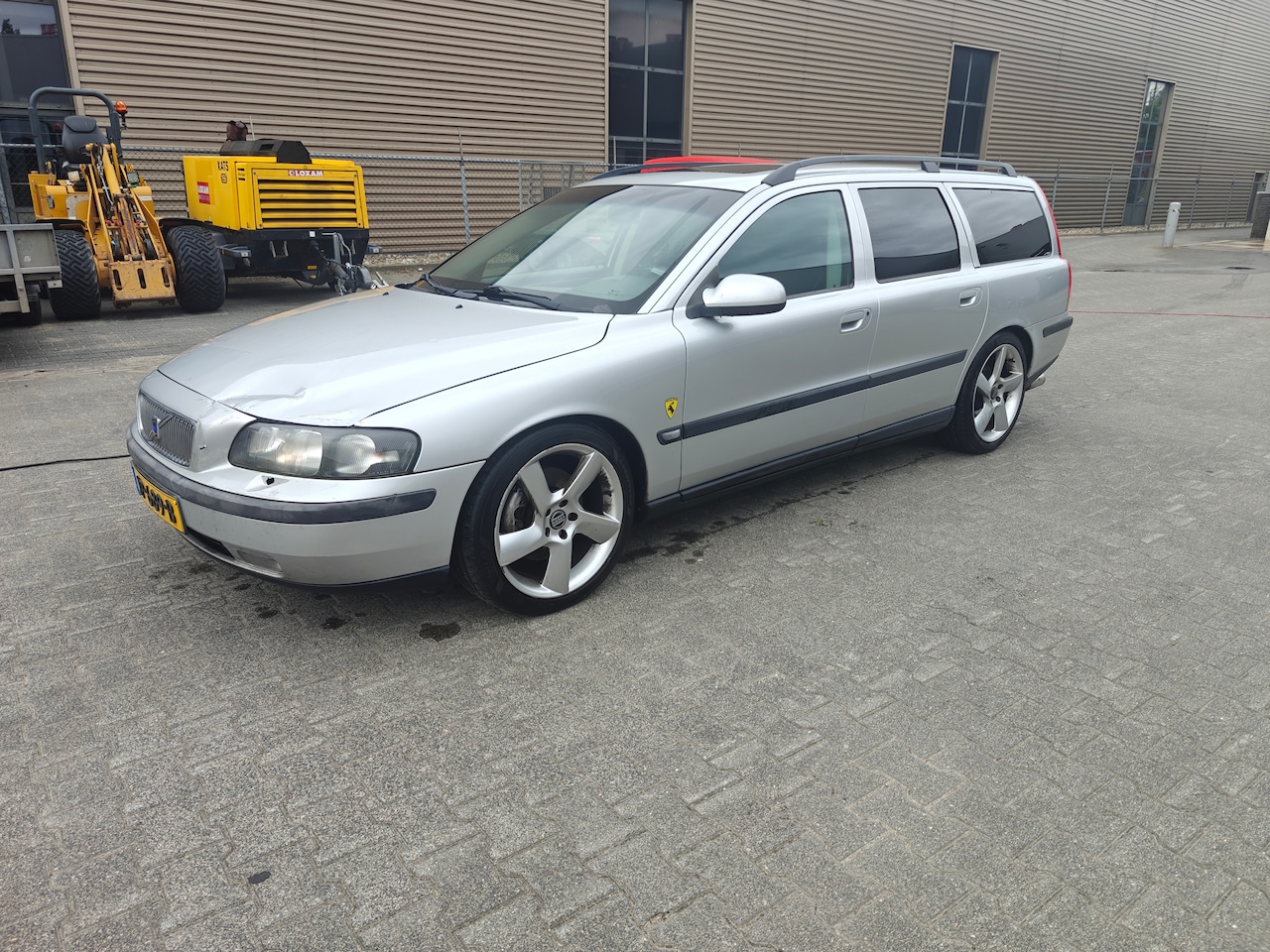 Volvo V70 - 2.4 T Comfort Line - AutoWereld.nl