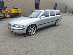 Volvo V70 - 2.4 T Comfort Line Lichte schade, lees tekst