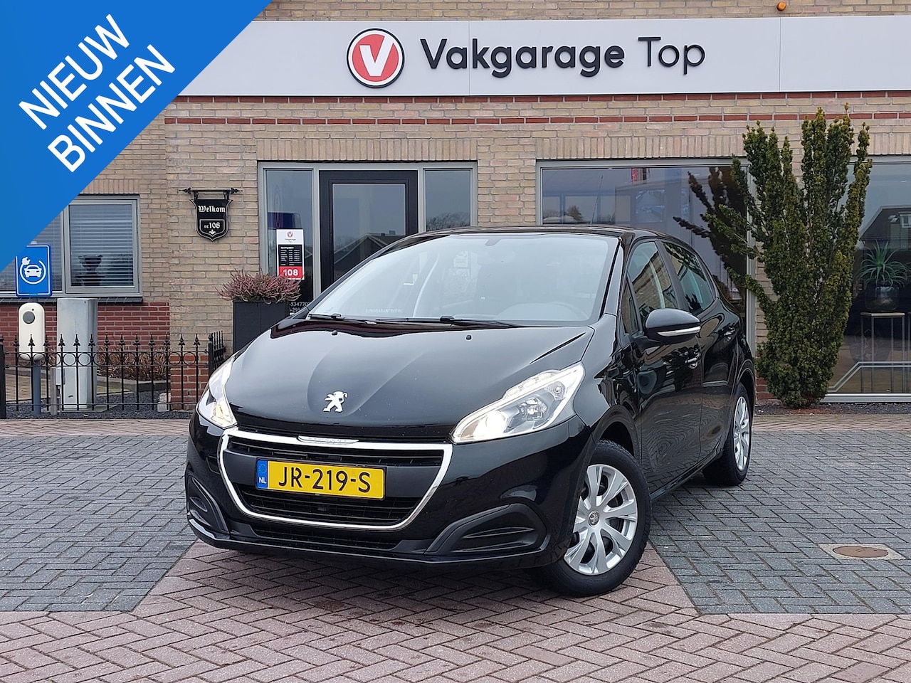 Peugeot 208 - 1.2 PureTech Active | Navi | Cruise | APK 03-2027 - AutoWereld.nl