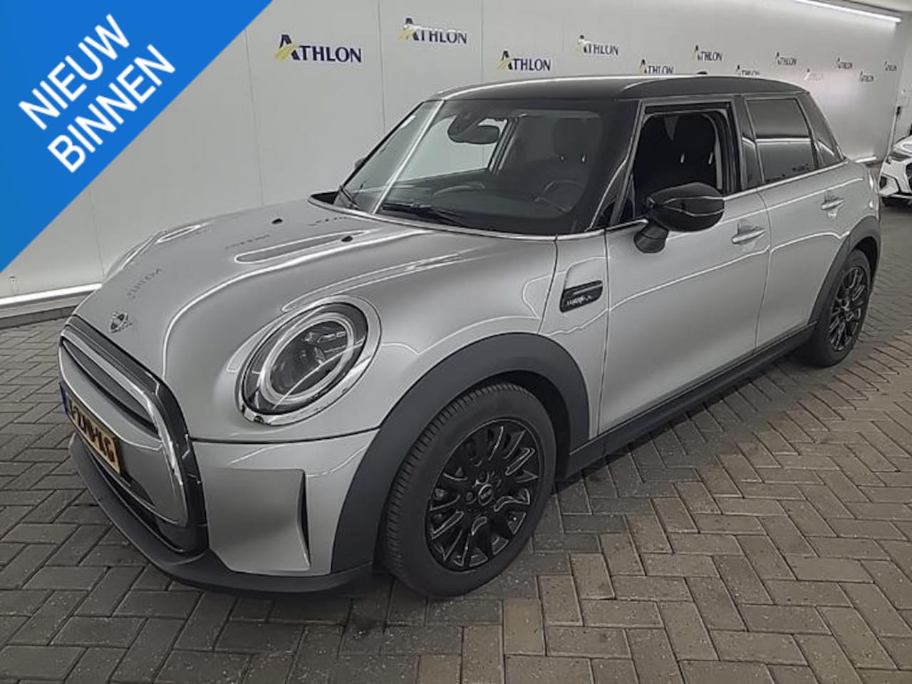 MINI Cooper - 1.5 COOPER CAMDEN EDITION I AUTOMAAT I 5-DEURS I APPLE CARPLAY I UNION JACK - AutoWereld.nl