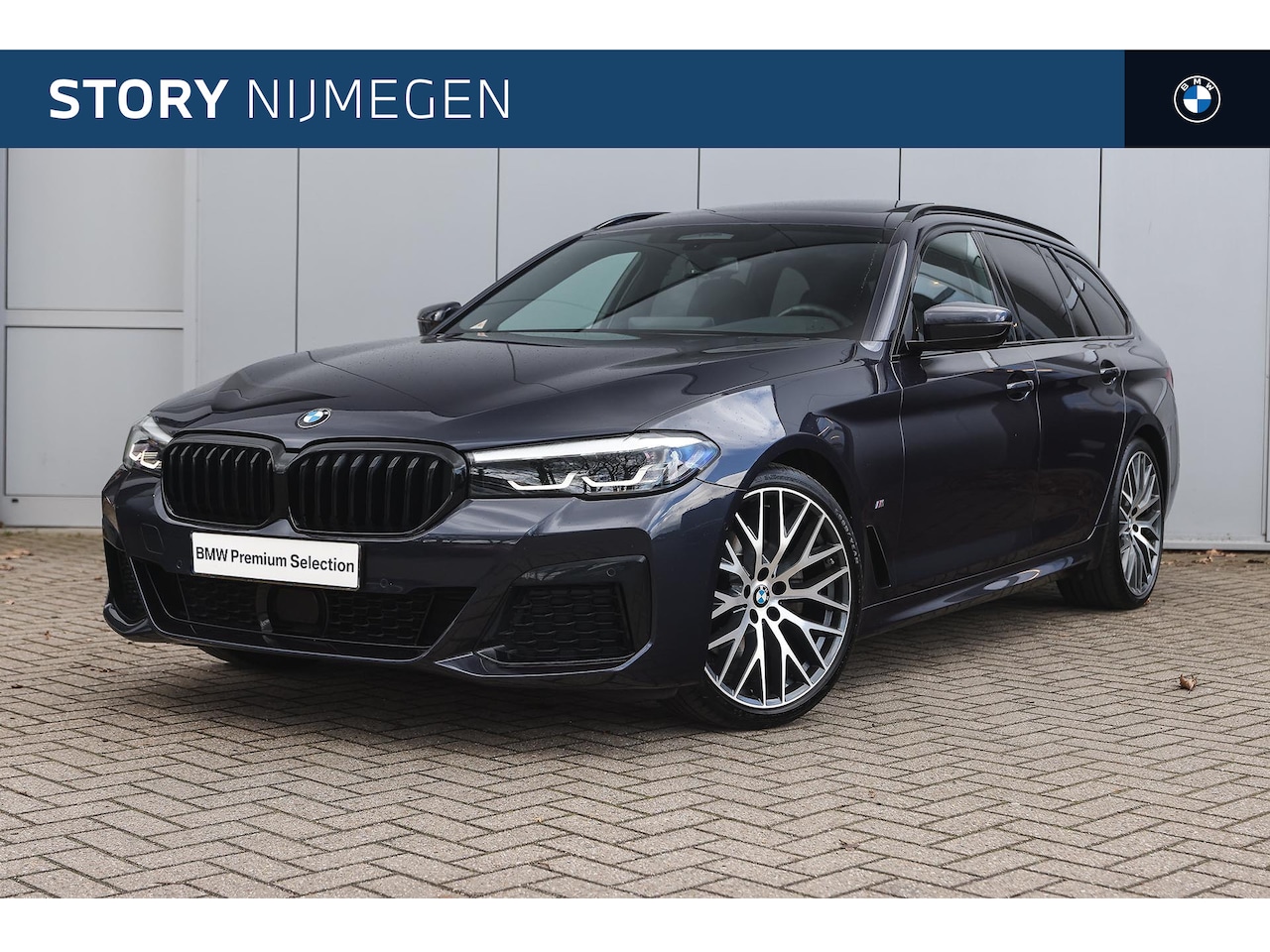 BMW 5-serie Touring - 520i High Executive M Sport Automaat / Trekhaak / Panoramadak / Comfortstoelen / Achteruit - AutoWereld.nl