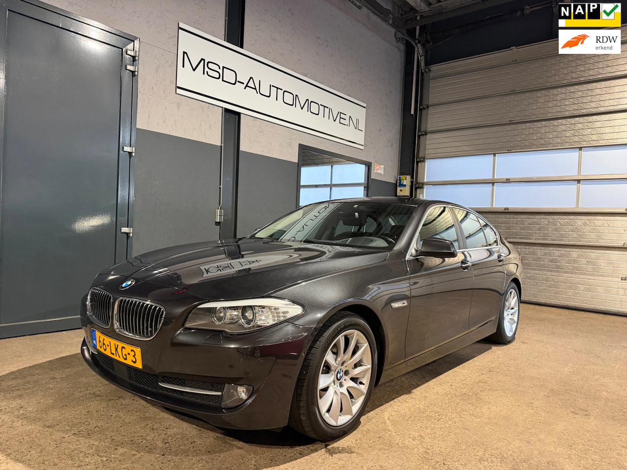 BMW 5-serie - 523i High Executive Leer Stoelverwarming Head Up NAP - AutoWereld.nl